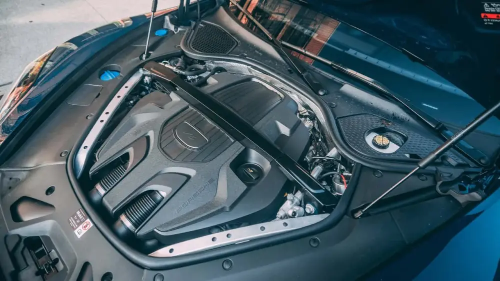 2025-porsche-panamera-4s-e-hybrid-review909039