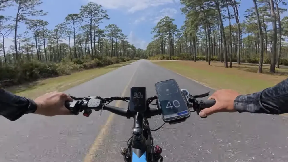 l-intro-1763478718270055