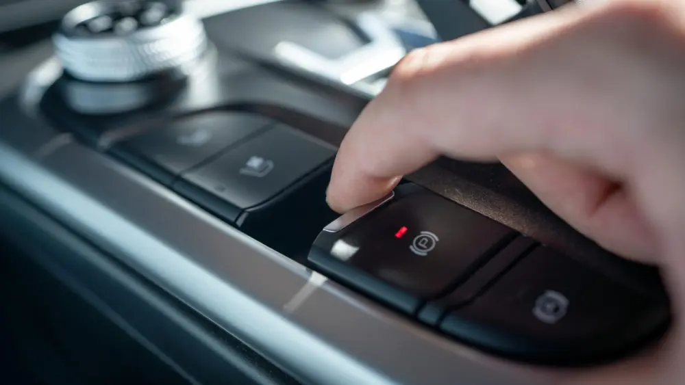 l-intro-1763137646509415