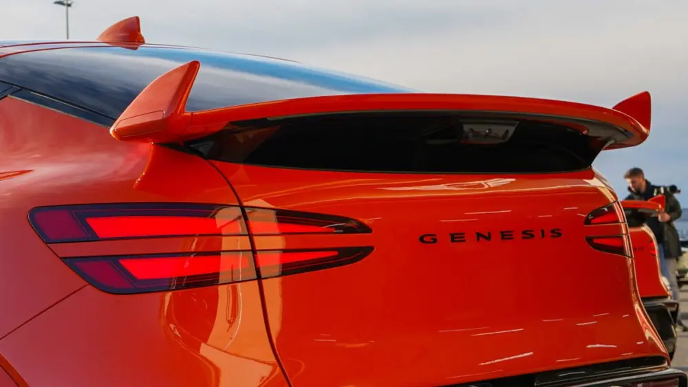 2027-genesis-gv60-magma-4731493