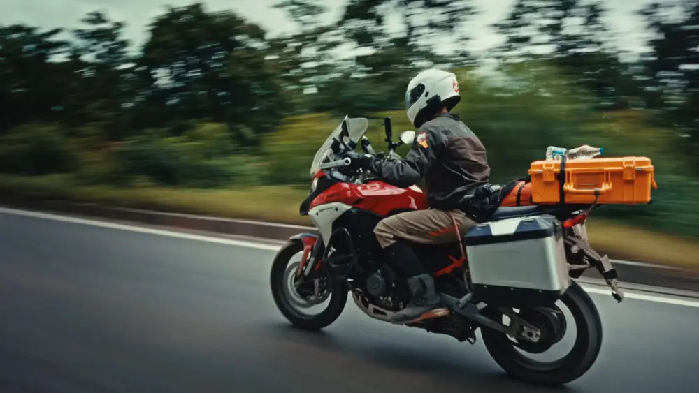 l-intro-1764892233578811