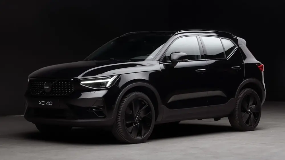 2025-volvo-xc40576038