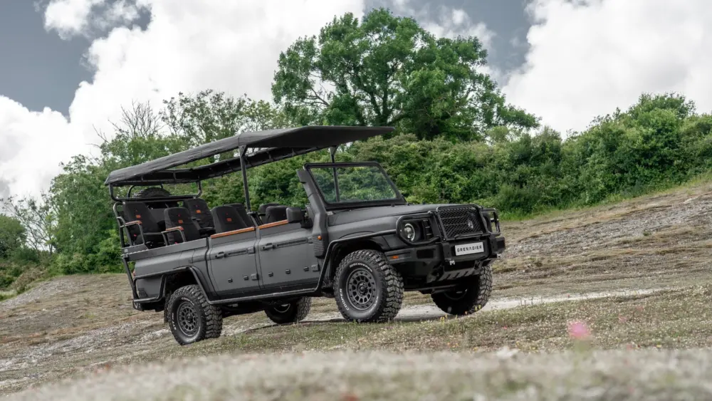 grenadier-game-viewer-by-ineos-kavango-01-693738500f80d