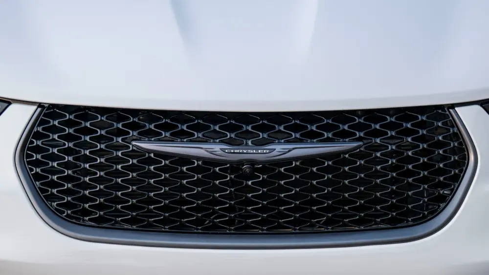 2026-chrysler-pacifica-100th-anniversary-edition-pr-113-685afc9296683