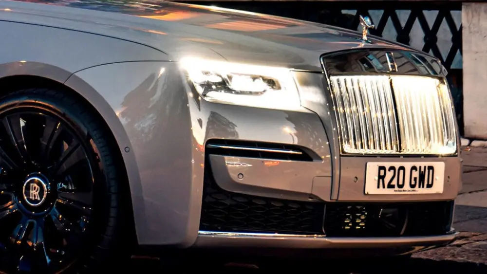 p90433740_highres_rolls-royce-ghost-at1-copy-1024x576137988-1