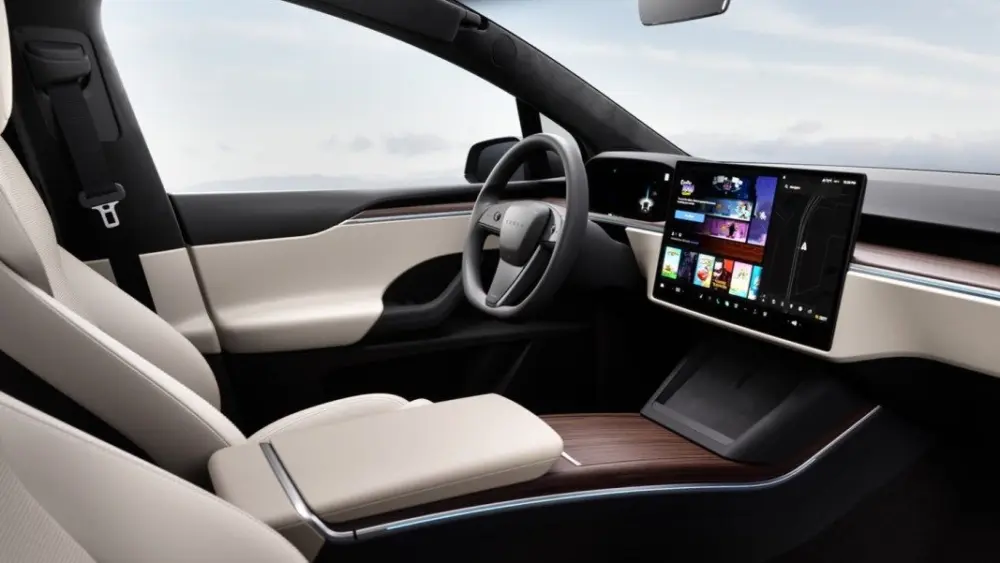 tesla-model-x-awd-interior-front-cabin-cream-w-walnut-decor120298