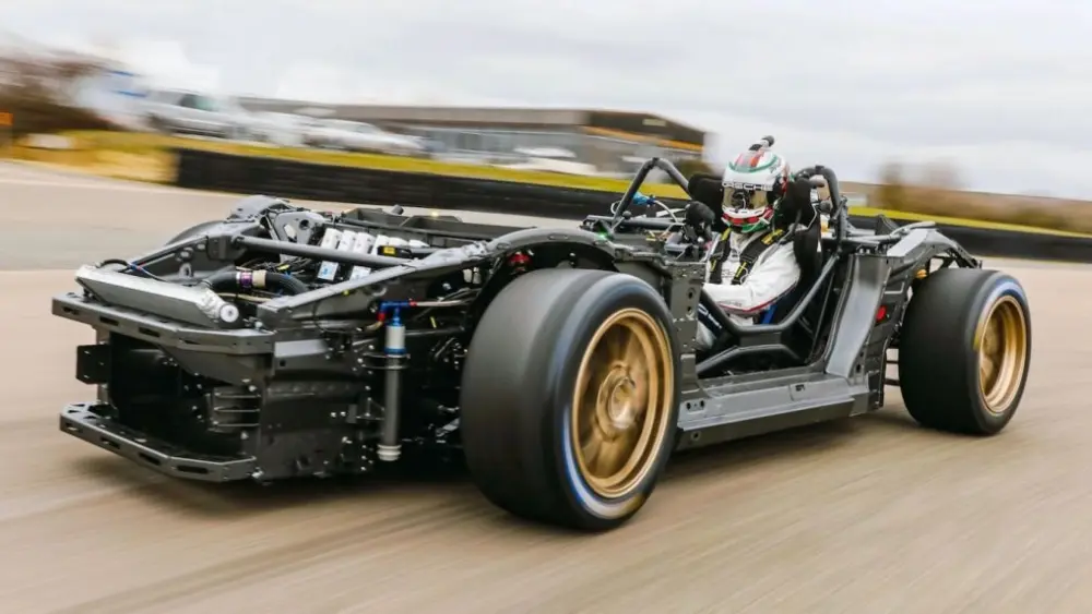 startbreit-motorsport_iaa_2-e1734538535402-1024x572