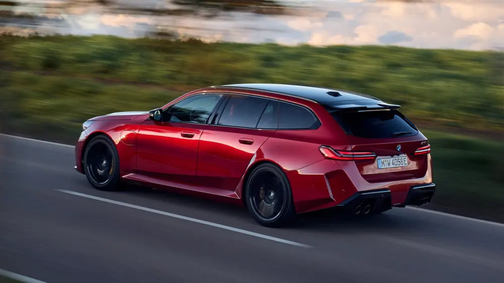 bmw-piped-in-exhaust-noise-hero-127125