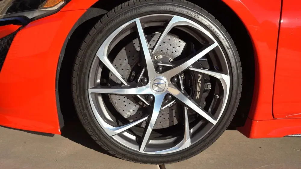 l-intro-1765400750721318