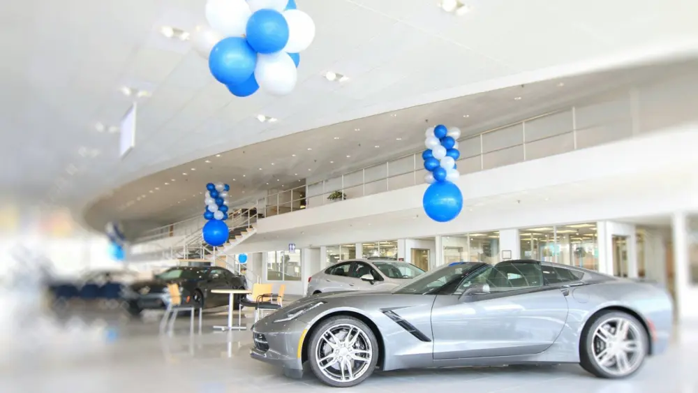 used-car-dealership-feature140366