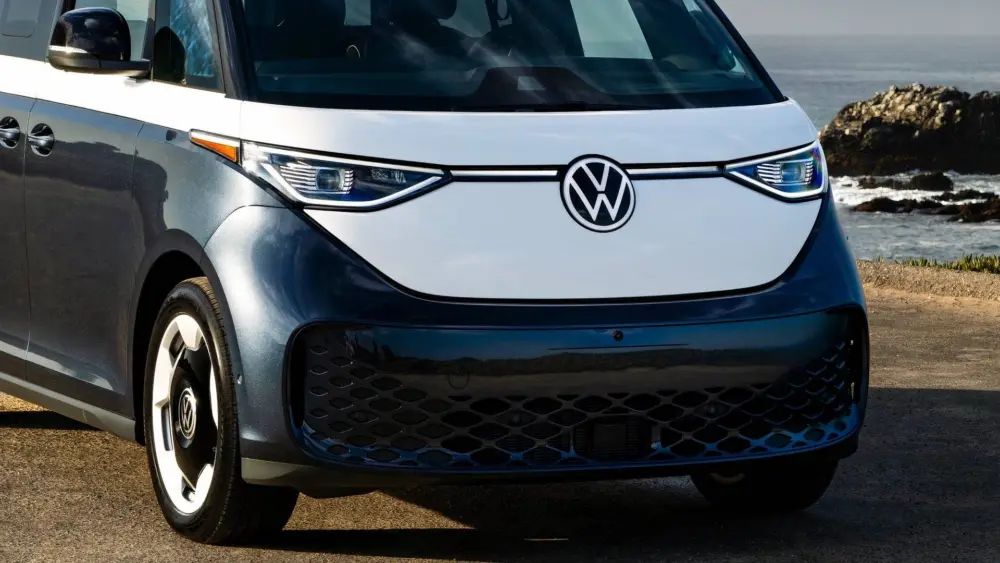 2025-volkswagen-id-buzz-front-end-closeup423896