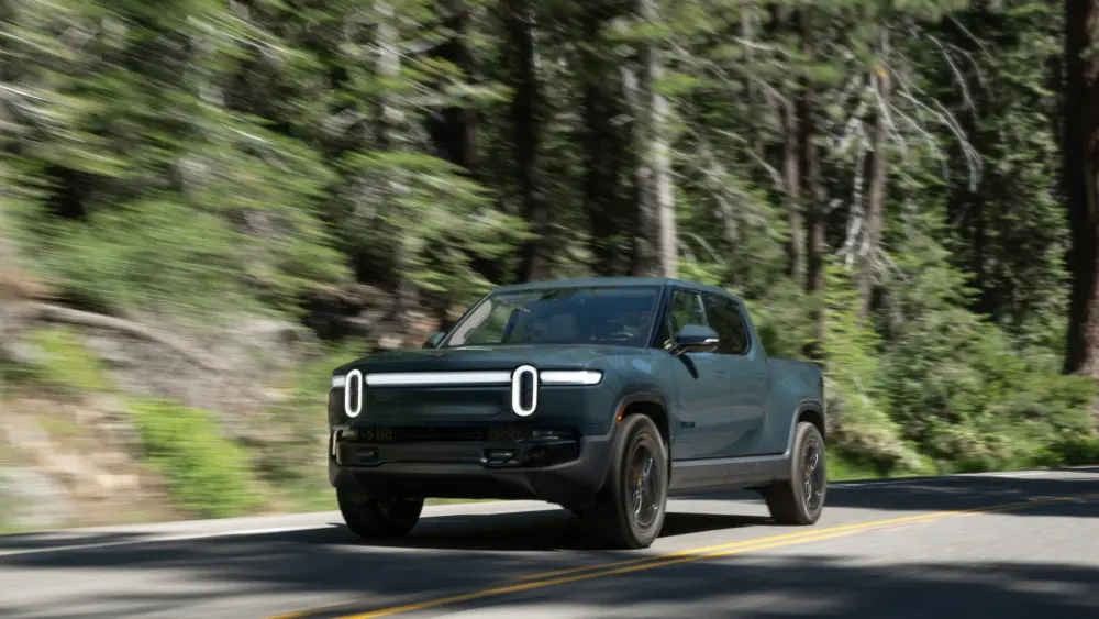 2026-rivian-r1t-quad-motor-115-6862b78b58627