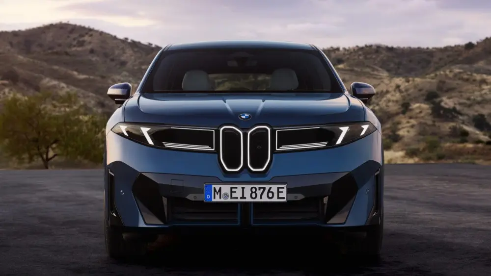 bmw-ix3-front-on-shot484448