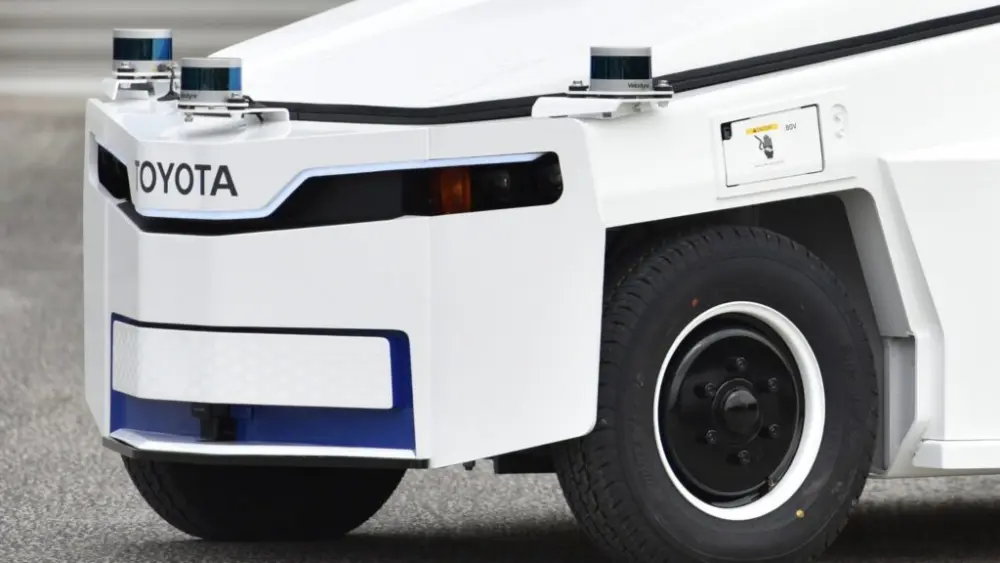 toyota-autonomous-towing-tractor-5-1024x576410662-1