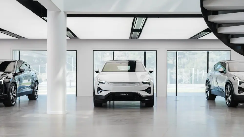 682931_20240627_polestar_delivers_first_customer_polestar_3_electric_suvs590432