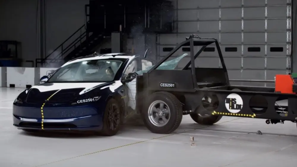 tesla-model-3-during-iihs-side-crash-testing823453