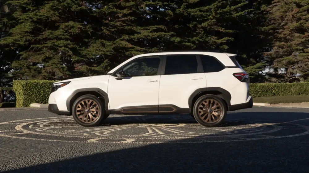 2025_subaru_forester_reveal_santabarbara003592642