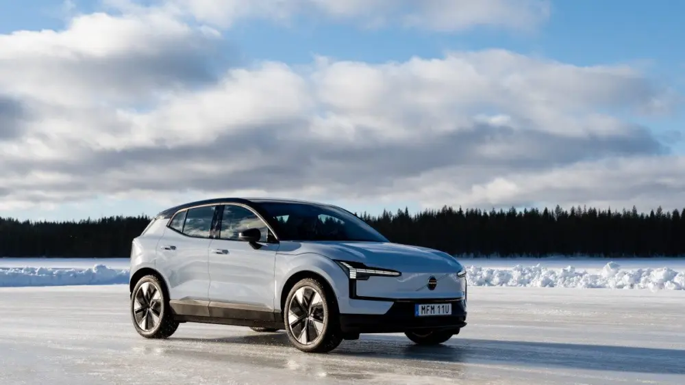 2025-volvo-ex30288124