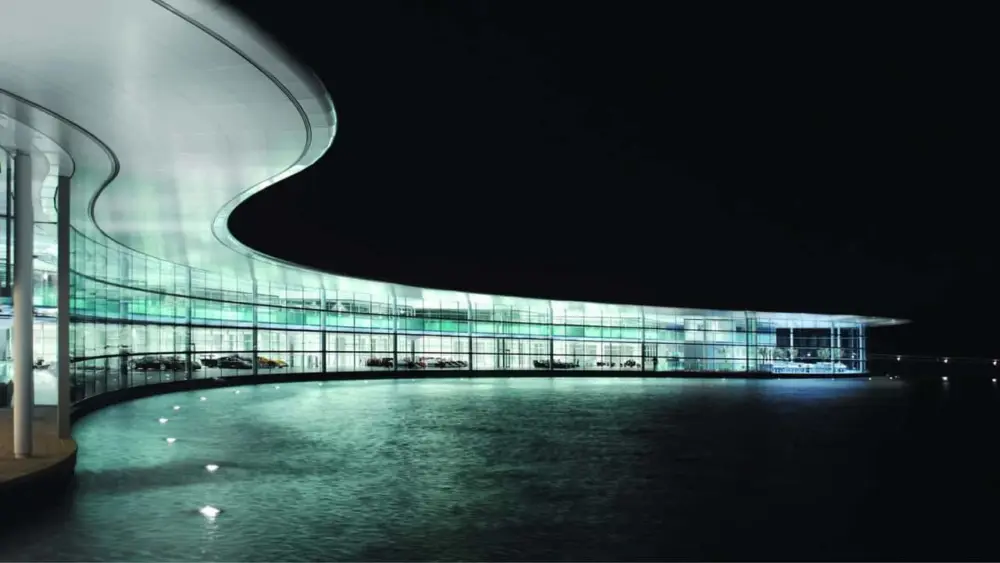 mclaren-technology-centre375401