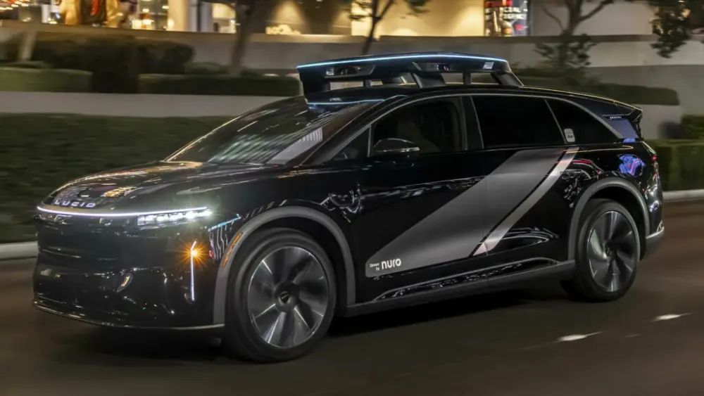 uber-lucid-robotaxi-1024x576162943-1