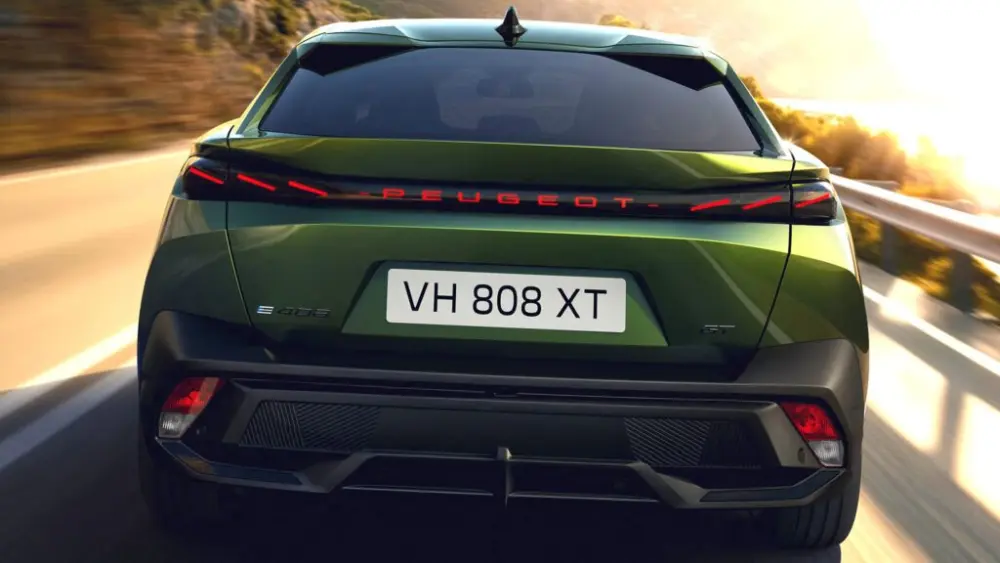 peugeot_e408_2601styp_280_fr-copy-1024x576926300-1