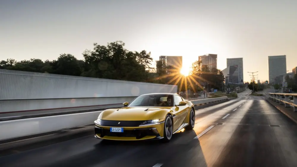 ferrari-12cilindri247346