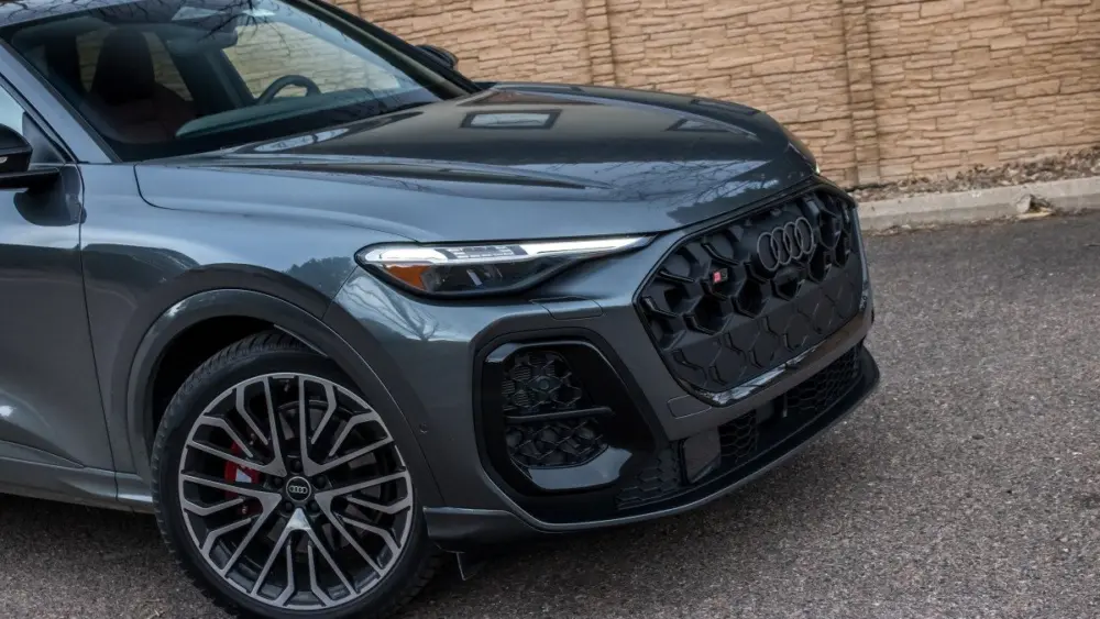 2025-audi-sq5-09809159