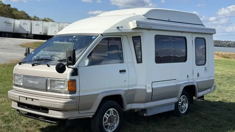 1993-toyota-townace-hero332190