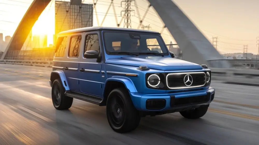 2025-mercedes-benz-g580-with-eq-technology-03859796