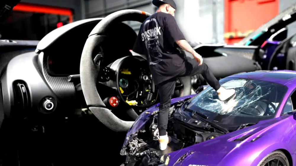 attempting-to-rebuild-a-wrecked-bugatti-chiron-pursport-39-6-screenshot-copy-1024x576792295-1