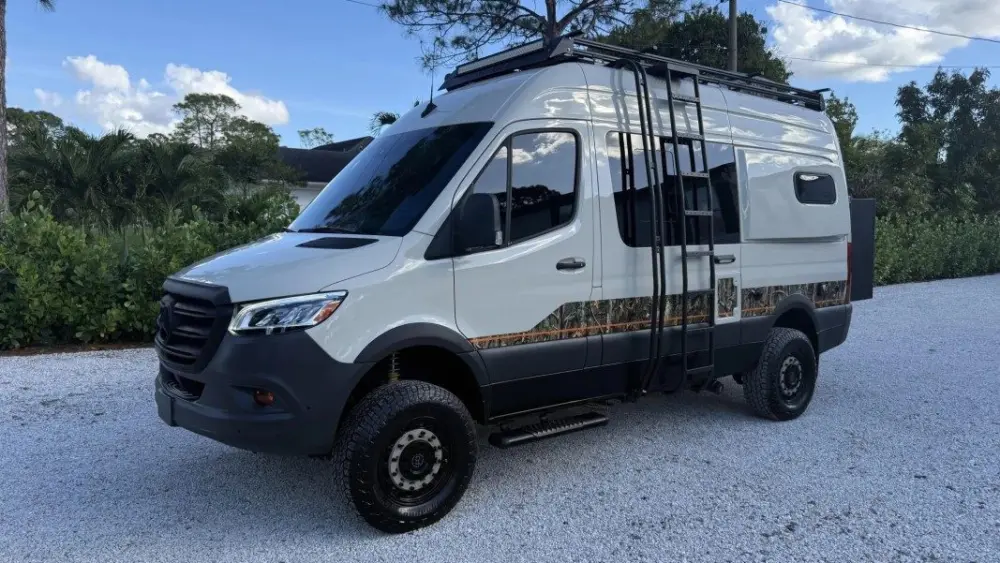 2023_entegra-coach_hero939758