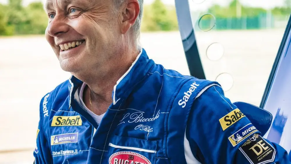 03-2601-loris-bicocchi-1rst-drives-veyron431864