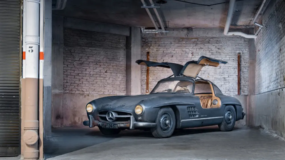 mercedes-benz-300sl-gullwing-lead-6962ece7d37d4