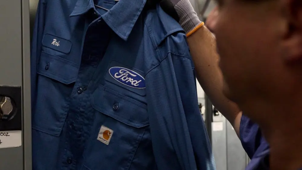 dealer_technician_uniforms_06330104