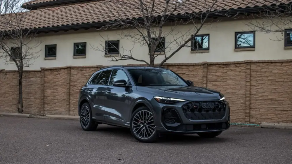 2025-audi-sq5-10450740