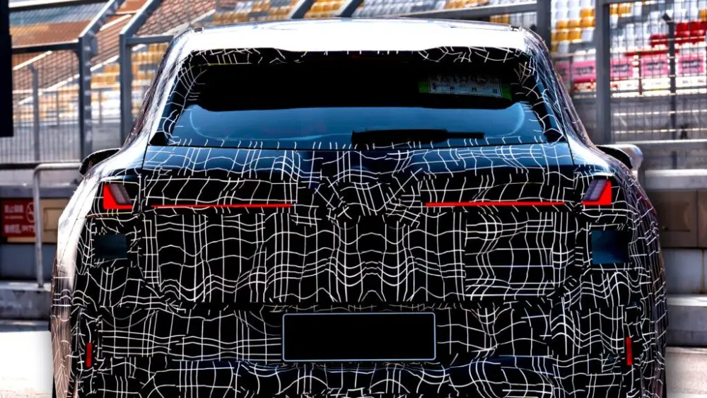 p90628384_highres_bmw-ix3-lwb-prototyp1-copy-2-1024x576153555-1