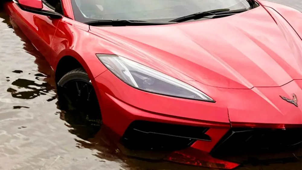 chevrolet-corvette-florida-lake-1aa-copy-1024x576222268-1