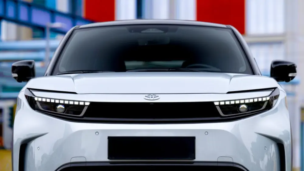 2026_toyotaurbancruiser_liquidsilverawd_interioranddetails_025-copy-1024x57688665-1