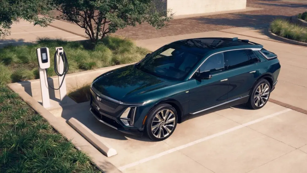2025-cadillac-lyriq921990