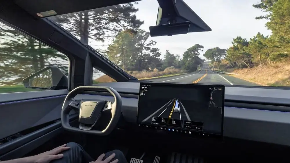 2025-tesla-cybertruck-interior-fsd-hands-free-driving72508