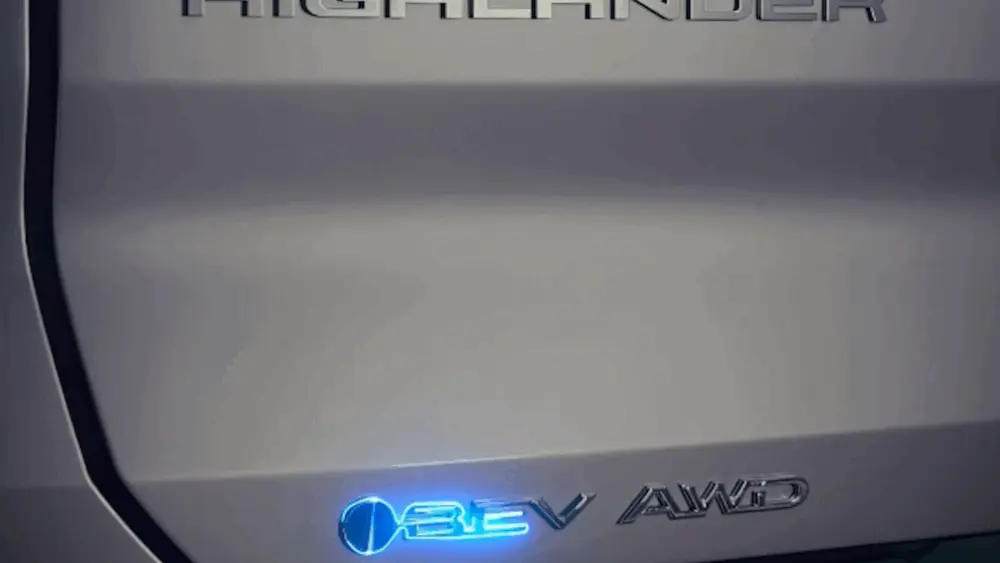 highlander-ev-teaser-1009x1024