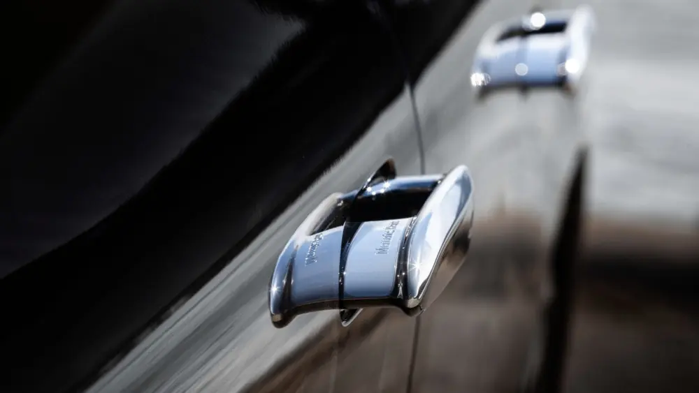 2022-mercedes-benz-eqs-450-28-1633909044