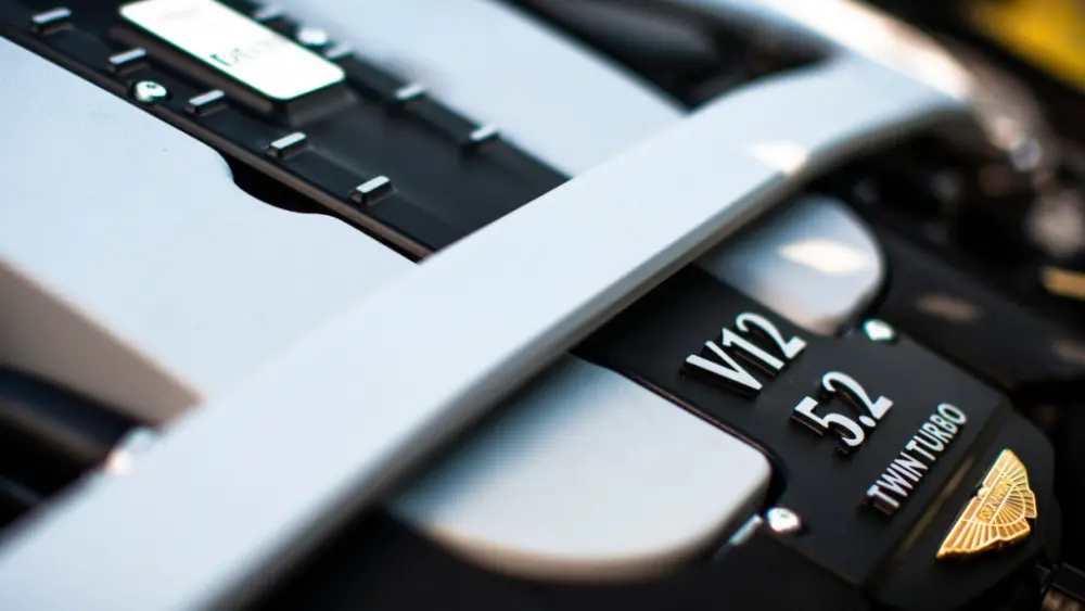 aston-martin-db11-engine-bay-1024x743