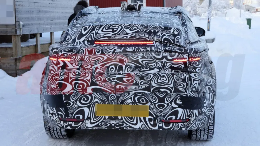 2027-range-rover-velar-ev-spy-shot944853