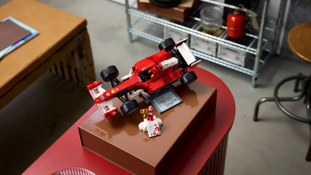 lego-ferrari-f2004-001-698e5ee62b5e6