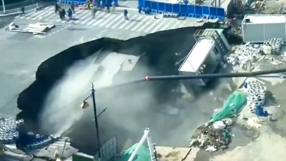 sinkhole-shanghai-copy-1024x576523029-1