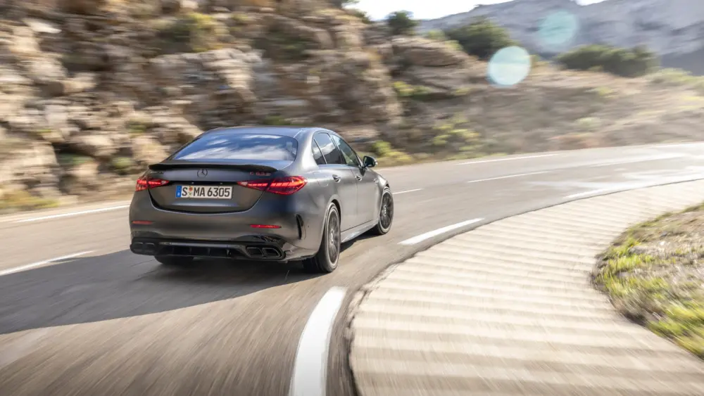 2023-mercedes-amg-c63-s-e-performance-110-65d79696eb052