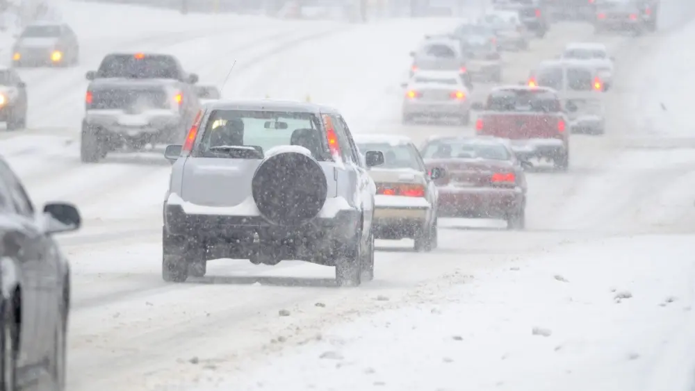 dangerous-winter-driving-conditions-stockpack-gettyimages593527