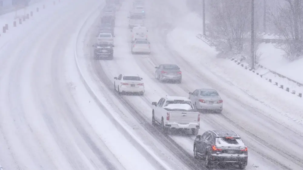 toronto-canada-january-25-cars-commute-on-the-don-valley-parkway-during-snowstorm-in-toronto-ontario-canada-on-january-25-2026-photo-by-mert-alper-dervisanadolu-via-getty-images-stockpack-gettyimages1