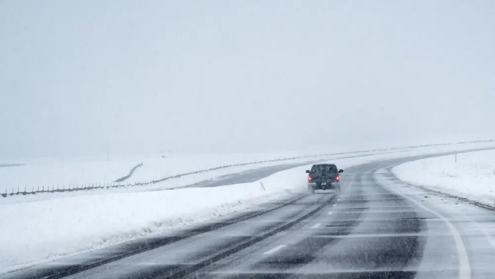 heavy-snow-blanketed-broomfield-colorado-and-the-denver-area452127